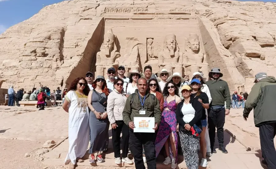 Tour group at Abu Simbel Temples on a 4 Days Cairo & Abu Simbel Tour Package
