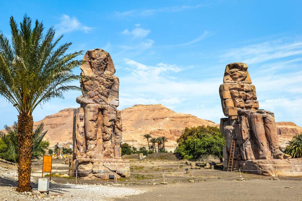 Colossi of Memnon – Giant statues guarding ancient Thebes in Luxor, Egypt