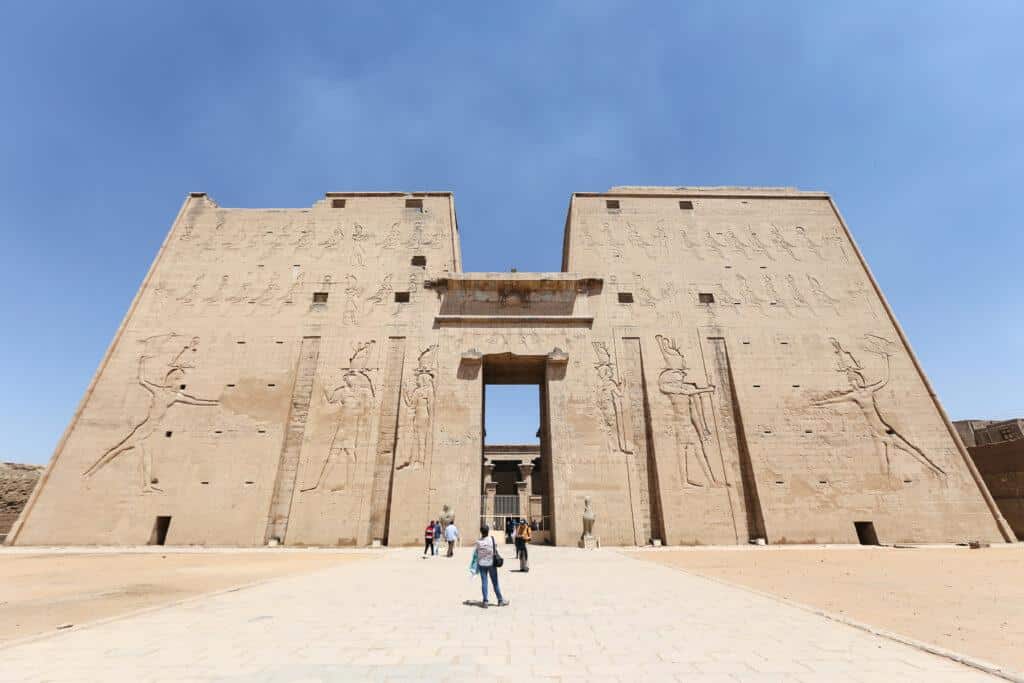 Edfu Temple – Explore the best-preserved ancient temple on your 6 Days Cairo & Nile Cruise Tour.