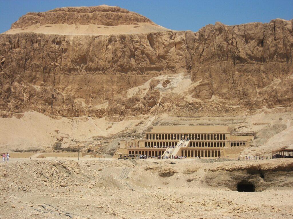 5 days Nile Cruise Luxor, Aswan, Abu Simbel - Temple of Hatshepsut