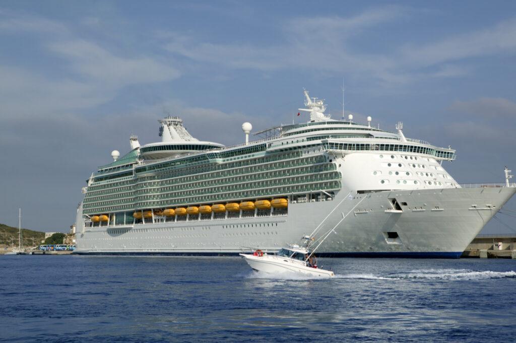 Ship Cruising to Alexandria Port - Giza Pyramids Day Tour from Alexandria Port