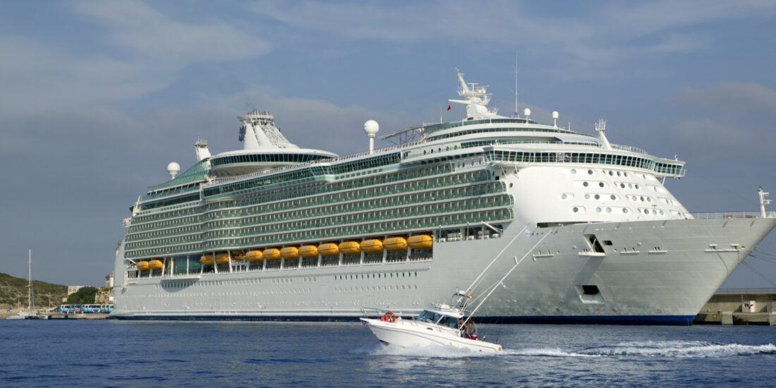 Ship Cruising to Alexandria Port - Giza Pyramids Day Tour from Alexandria Port