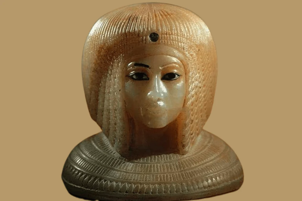 Akhenaten's second wife, Kiya - Egypt Tours Group