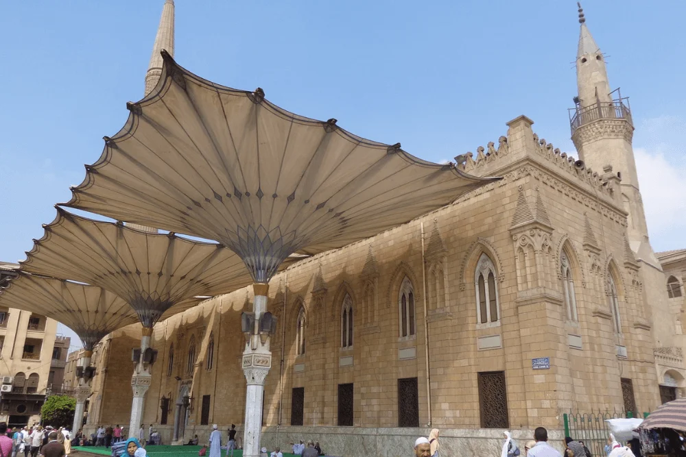 Al-Hussein Mosque in Khan el Khalili Bazaar - Spiritual Oasis