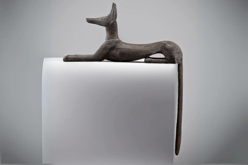 Anubis worshipped at cemeteries and shrines rather than grand temples