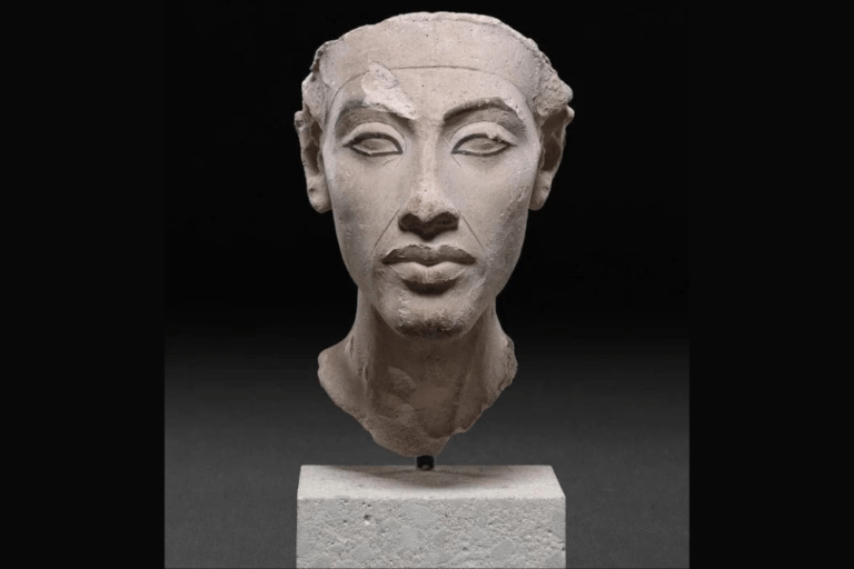 Akhenaten: The Revolutionary Pharaoh of Monotheism in Ancient Egypt