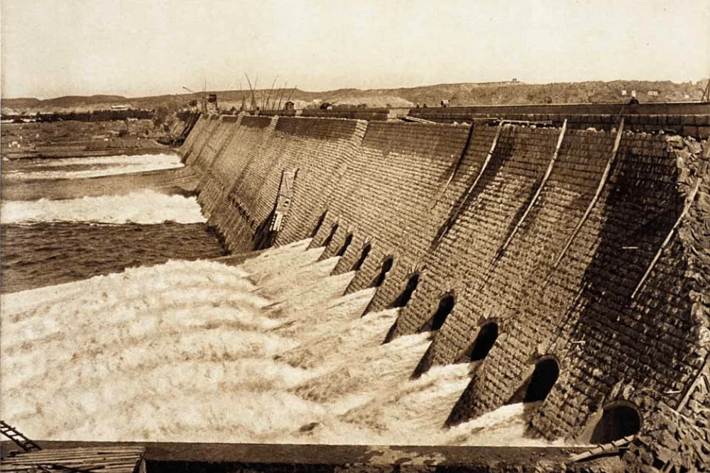Vintage photograph of the Aswan First Dam"