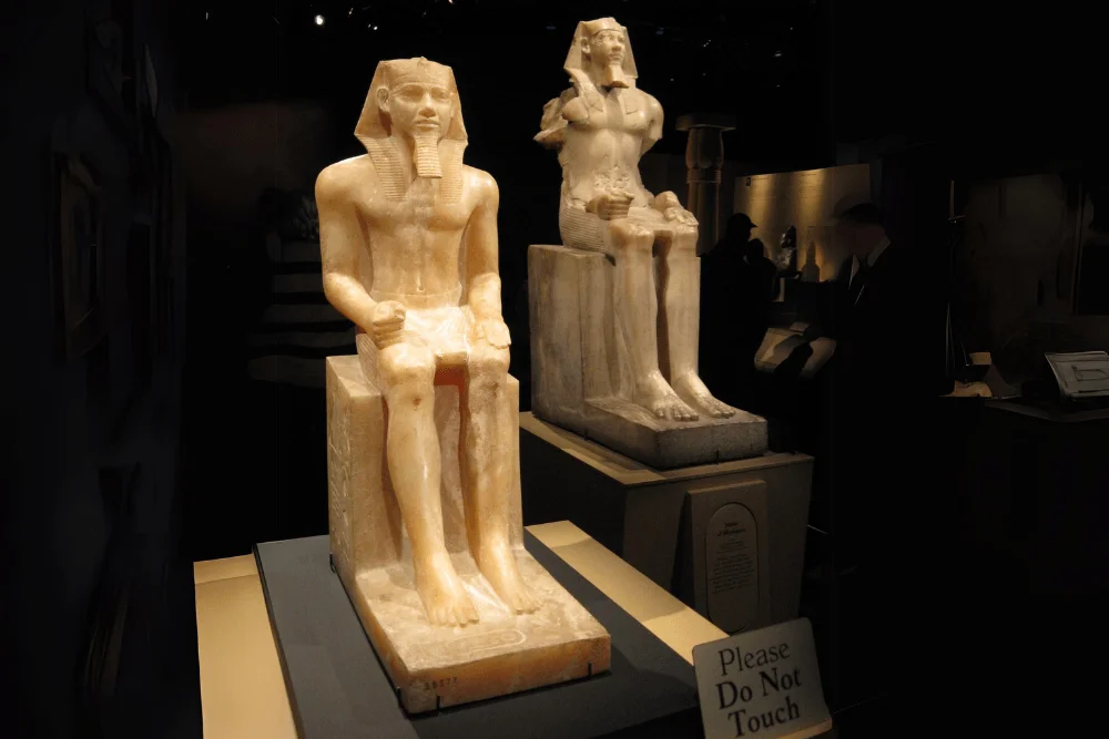 Old Kingdom court art and prosperity under Khafre