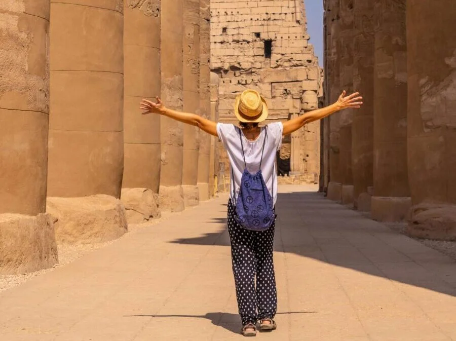 female tourist in Egypt - Egypt Tours Reservation Inquiries