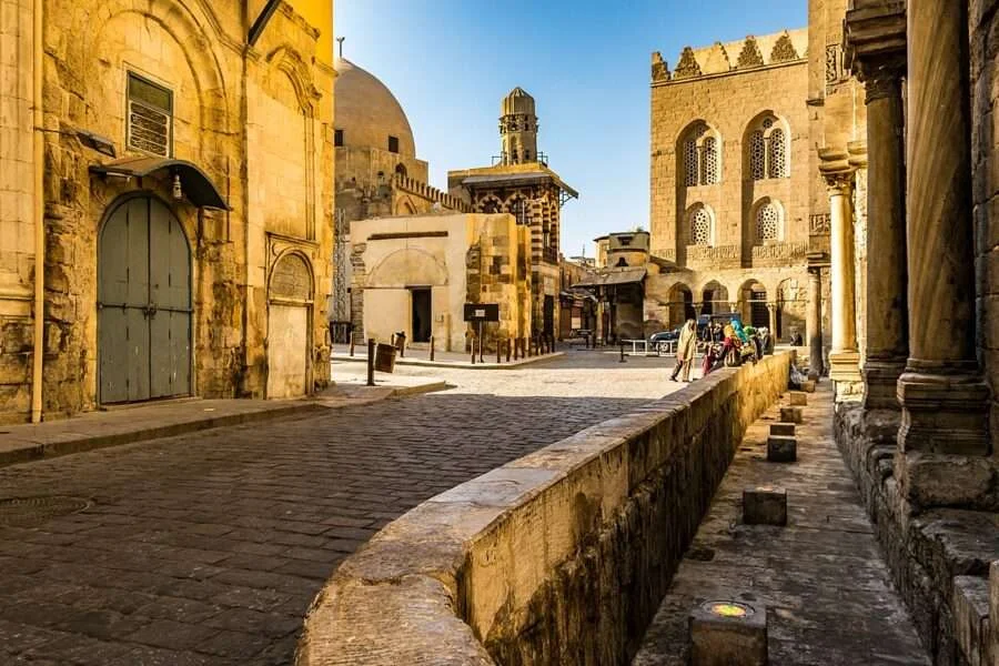 El Muizz Street history