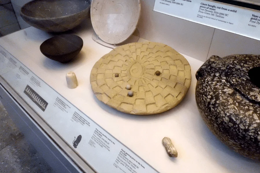 Ancient Egyptian food and drink vessels