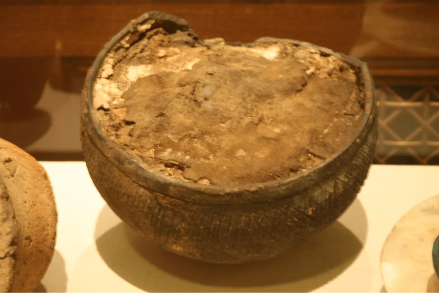Ancient Egyptian food offerings and daily meals