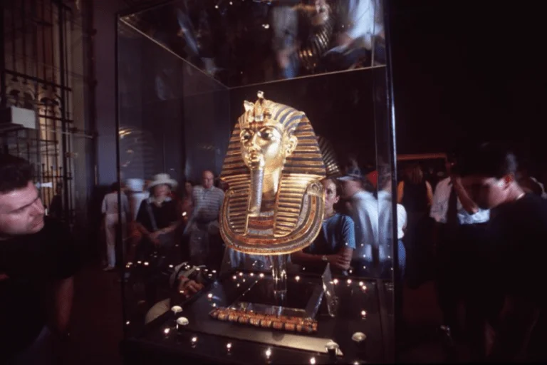 Ancient Egypt Artifacts – Iconic Monuments and Statues