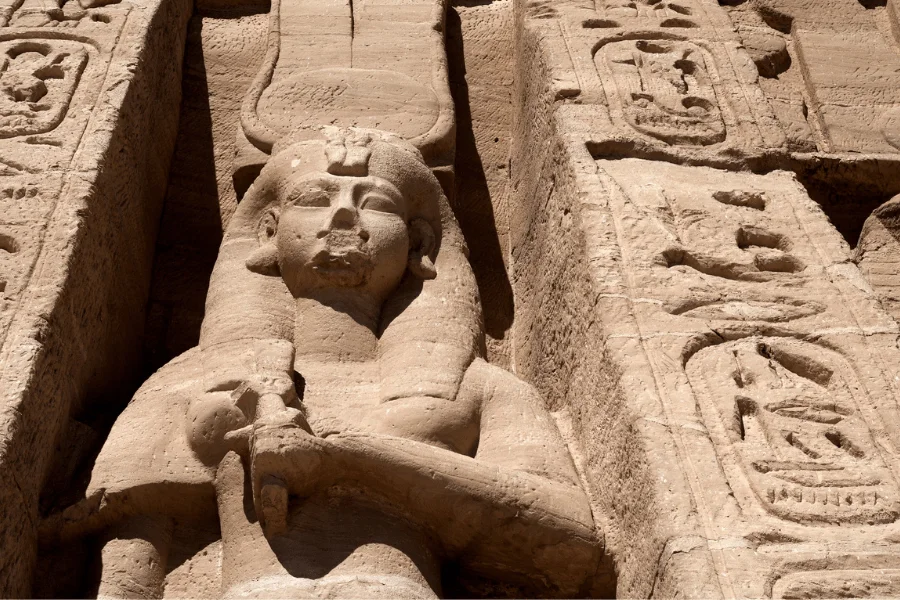 Nefertari.