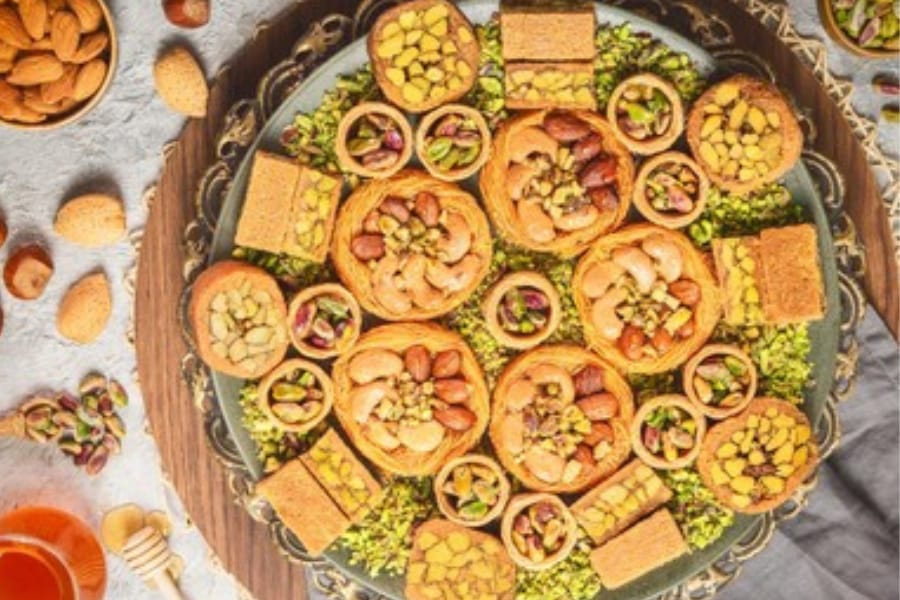 Traditional Egyptian desserts: basbousa, konafa, atayef, roz bel laban, om ali – Egypt Tours Group