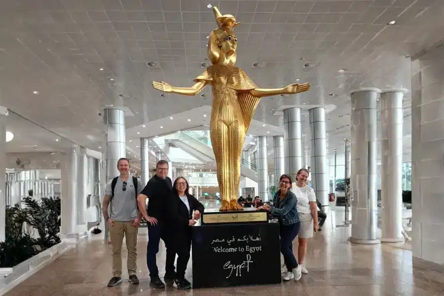 Tourists arriving in Egypt learning polite Egyptian Arabic phrases like Law Samaht and Asif - Egyptian Arabic for travel